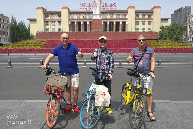 Private Chengdu Half Day Bike Tour - Starting with bikes and a local guide