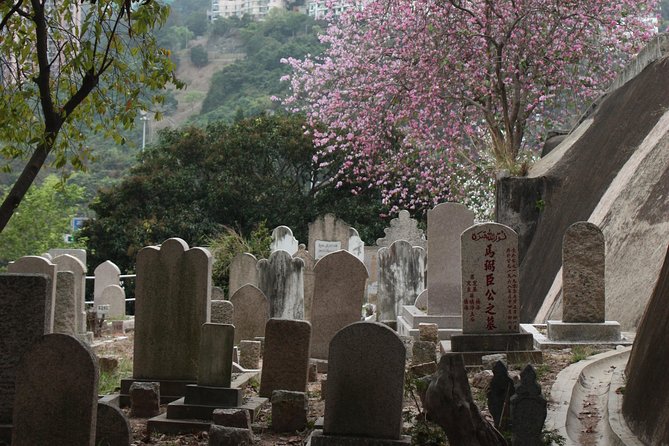 Private colonial Cemeteries tour - Key points at a glance