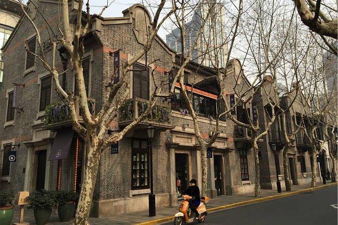 Private Customized Shanghai City Day Tour with Local Expert - Lunch, tickets, and the real cost