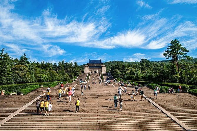 Private Day Tour to Niushoushan Cultural Park in Nanjing - What the guide adds to the visit