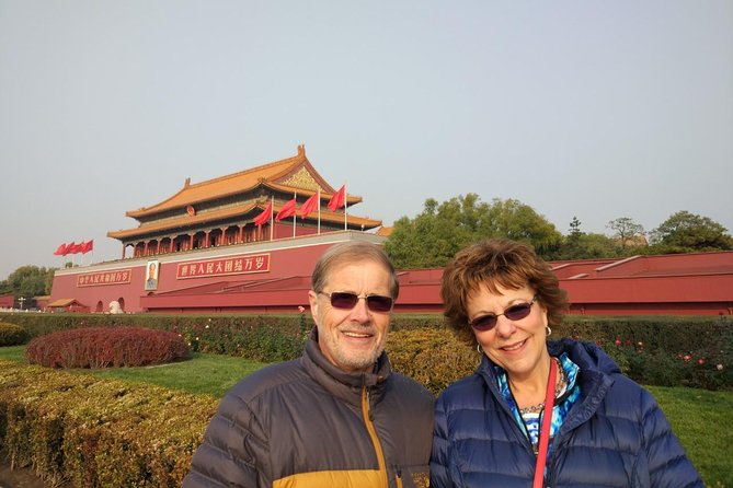 Private Day Tour to Tiananmen Square, Forbidden City and Hutong by Public Transportation - Crossing into the Forbidden City