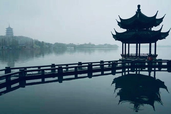 Private Day Trip to Hangzhou from Shanghai by Bullet Train - What the private format adds