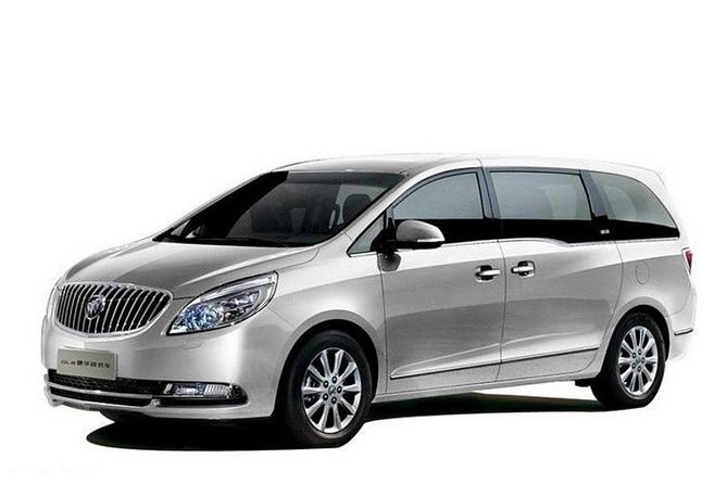 Private Departure Transfer from Shanghai City Center to Pudong Int'l Airport - A simple final ride from central Shanghai