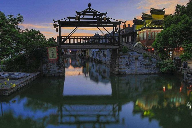 Private Flexible Suzhou City Tour with Tongli or Zhouzhuang Water Town Options - The private guide is the main value