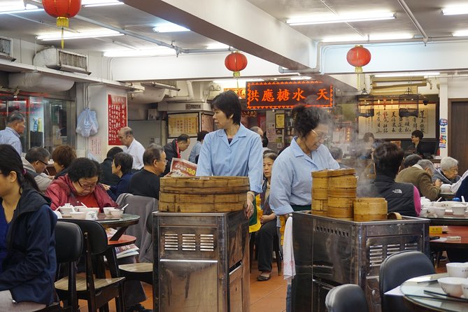 Private Food Tour: Hong Kong Island - Starting in Sheung Wan with dim sum