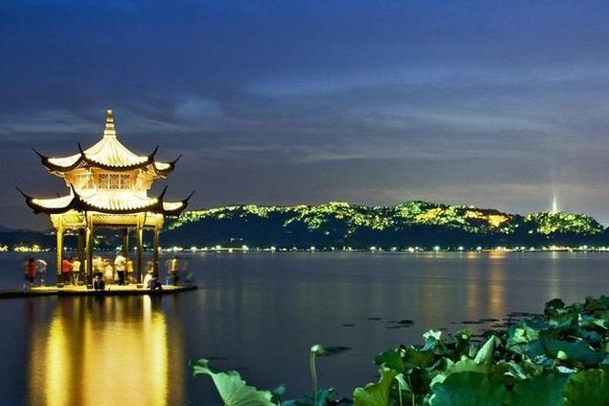 Private Full Day Tour : Customizable Hangzhou City Highlights with Multi Options - Hefang Street is the easygoing final stop