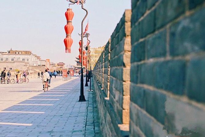 Private Full-Day Xi'an Highlights Tour with Pickup and Lunch - Xi’an Museum and its unusual light display