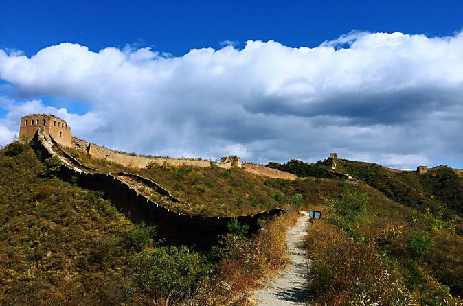 Private Great Wall of Gubeikou Hiking Tour from Beijing - Turning toward the 24 Eye Tower