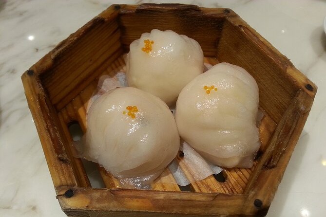 Private Guangzhou Food Tour Michelin Restaurant&Local Food Market - Starting with dim sum at Diandude