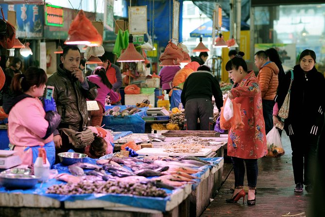 Private Home Cooking Class with Shanghai Mama - From the market to a 1950s to 1970s Shanghai home