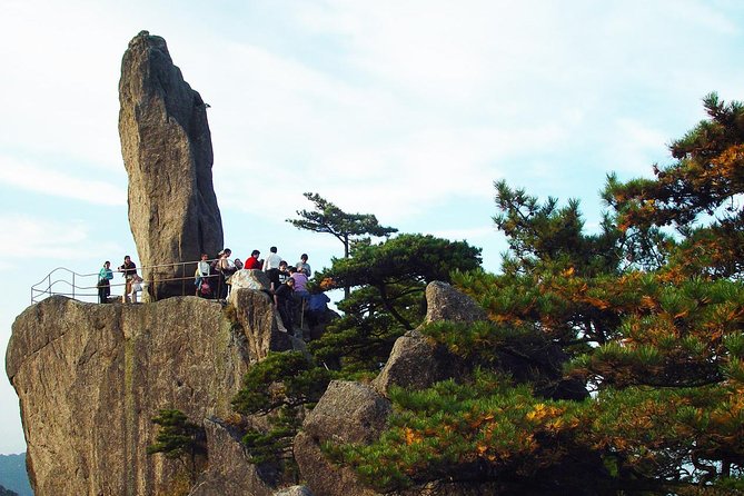 Private Huangshan 4-Day Tour to Visit Yellow Mountain and Hongcun Village - What the $899 price really covers