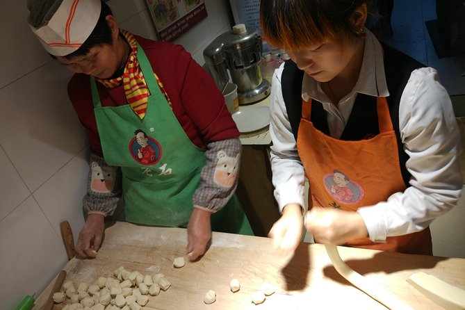 Private Hutong Culture Tour with Dumpling Cooking Class plus Cricket Fighting Game - Dumpling Making With a Local Family
