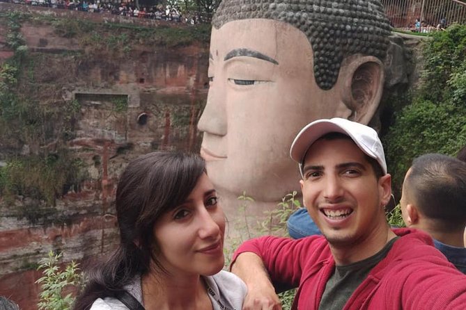 Private Leshan Giant Buddha and Local Food Tasting Trip - A local Sichuan lunch in Leshan