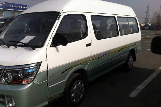 Private Round-Trip Transfer:Chengdu Shuangliu Airport or Chengdu - What the English-speaking guide adds