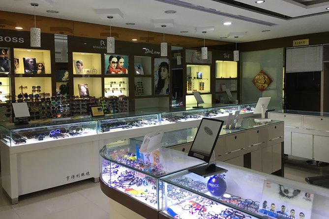 Private Shanghai Shopping Tour with Local Shopping Guru - Key points at a glance