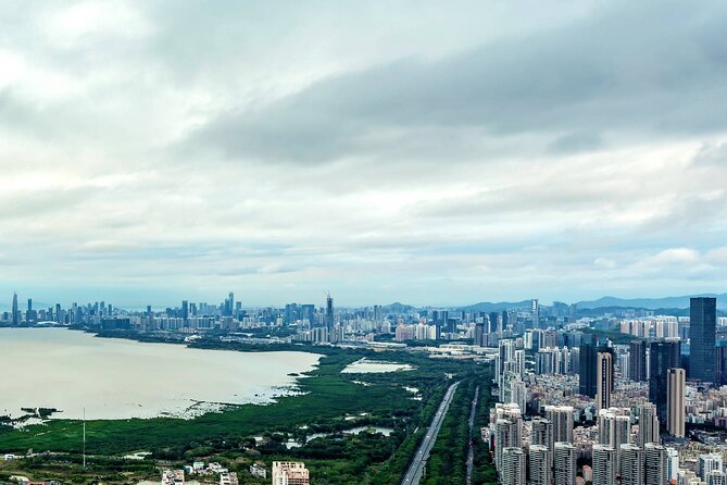 Private Shenzhen Day Trip from Guangzhou by Roundway Bullet Train - The AI bus and Shenzhen’s first close look