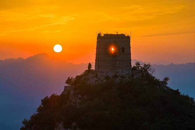 Private Sunset&Night Tour: Simatai Great Wall & Gubei Water Town - Why the sunset timing makes this Beijing day trip special