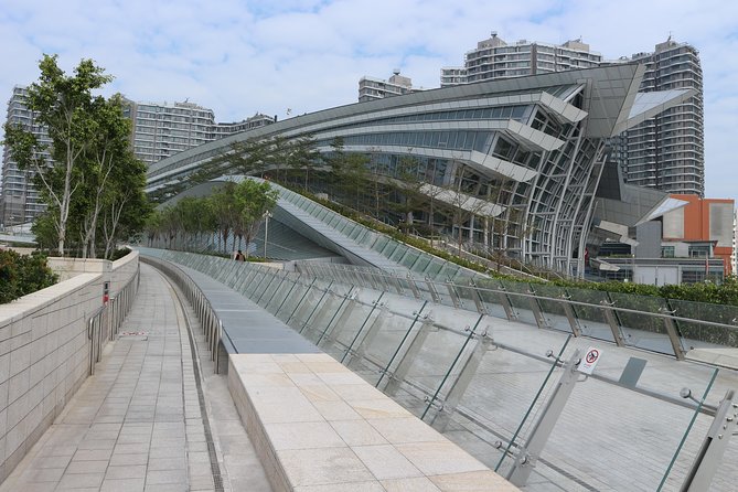 Private tour - Hong Kong's major sites and history - Starting at Statue Square in Central