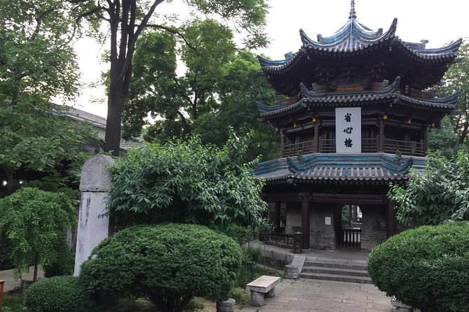 Private Tour:Terracotta Warriors,City Wall and Foodie Tour - Xi’an’s Muslim Quarter and a snack-based lunch
