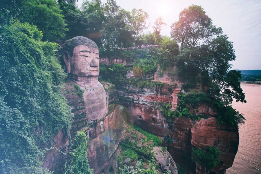 Private Tour to Leshan Giant Buddha & Huanglongxi Old Town - How the private format changes the day