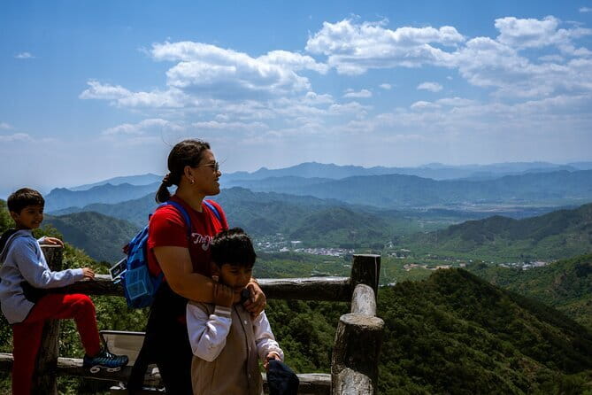Private Tour to Mutianyu or Jinshanling Great Wall with Options - Is the $25.99 Price Good Value?
