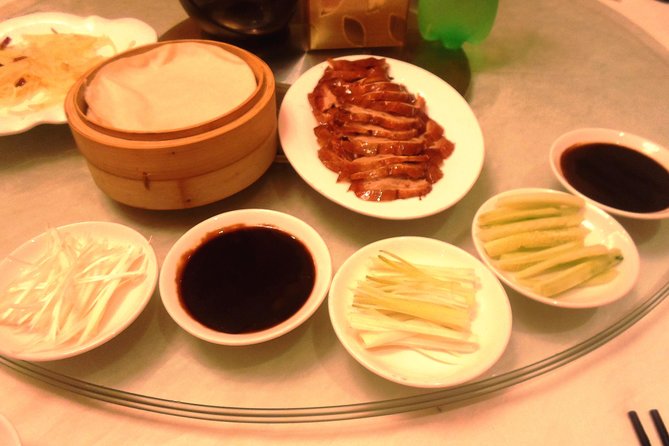 Private Tour to Pearl Market Acrobatic Show & Peking Duck Dinner - The Red Theatre performance: the evening’s main show