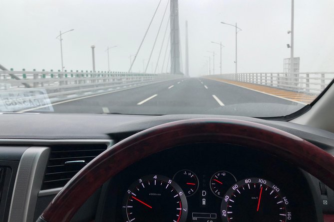 Private Transfer: Hong Kong to Macau via Zhuhai Bridge - Crossing the Hong Kong Zhuhai Macau Bridge