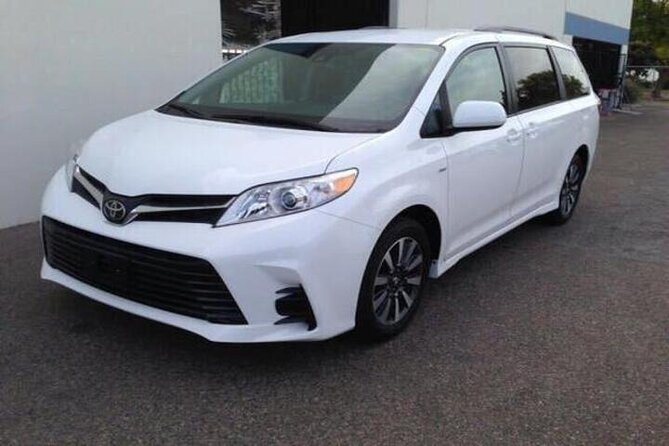 Private Transfer Shanghai Airport PVG / SHA to Shanghai / Suzhou - A private ride from PVG or SHA