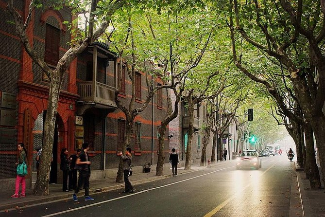 Private Walking Tour in the Former French Concession - Fuxing Park, from morning exercise to evening entertainment