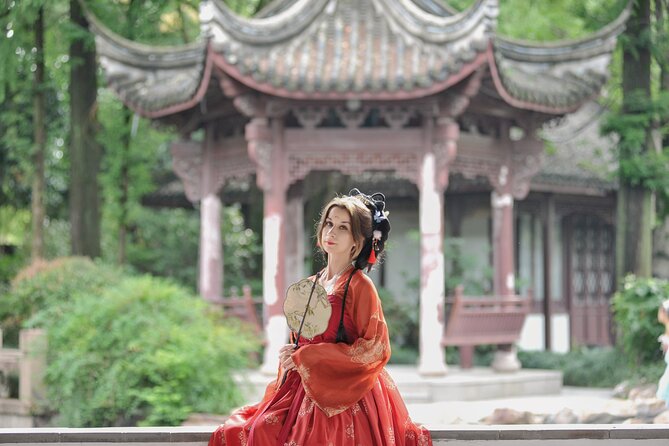 Private Zhujiajiao Watertown Photoshoot Tour - Walking through Zhujiajiao Ancient Town