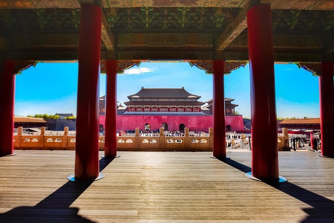 Quality Coach Day Tour to Tiananmen Square and Forbidden City plus Badaling Great Wall - Guides, communication, and the human side of the day