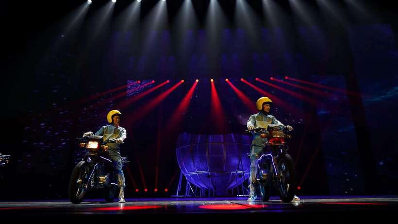 Red Theatre Beijing Acrobatic Show Tickets - How the experience works for families