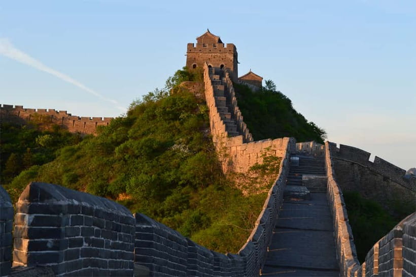 Self-guided challenging hiking from Jinshanling to Gubeikou - Jinshanling East: the steep start