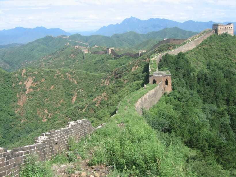 Self-guided challenging hiking from Jinshanling to Gubeikou - The trail off the wall and the Jinshanling West option