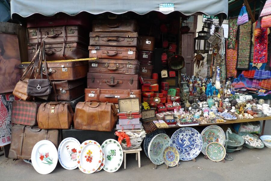 Shanghai: 3-Hour Old Shanghai City Tour - What the guides add to the walk