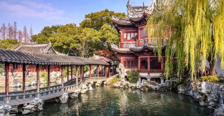 Shanghai: 4-Hour Guided City Highlights Tour - Yuyuan Garden and the Old City