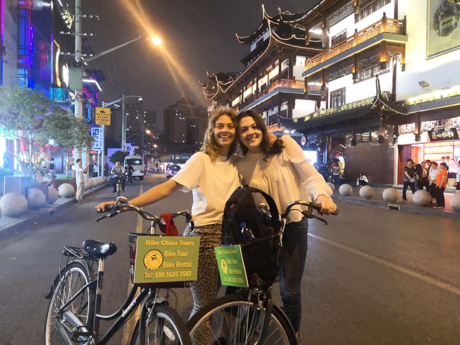 Shanghai: 4-Hour Nightlife Adventure & Tasting Bike Tour - Crossing Shanghai’s busy streets