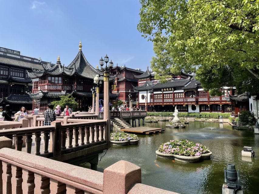 Shanghai: 8-Hour Guided Tour of Old and New City Highlights - Jade Buddha Temple and daily religious life