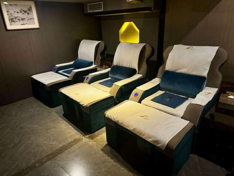 Shanghai:Authentic Chinese Body/Foot Massage, Hair& Head SPA - Foot massage for tired legs and busy sightseeing days