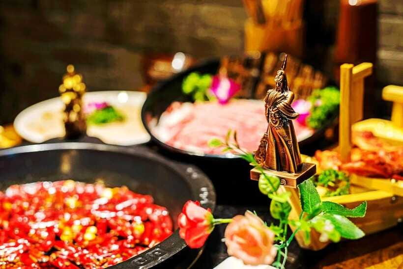 Shanghai By Night: Amazing River Cruise and Hot Pot Dinning - Timing, pace, and what to bring