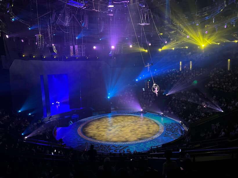Shanghai: Circus World ERA Theatre Acrobatics Ticket - Getting there without a stressful start