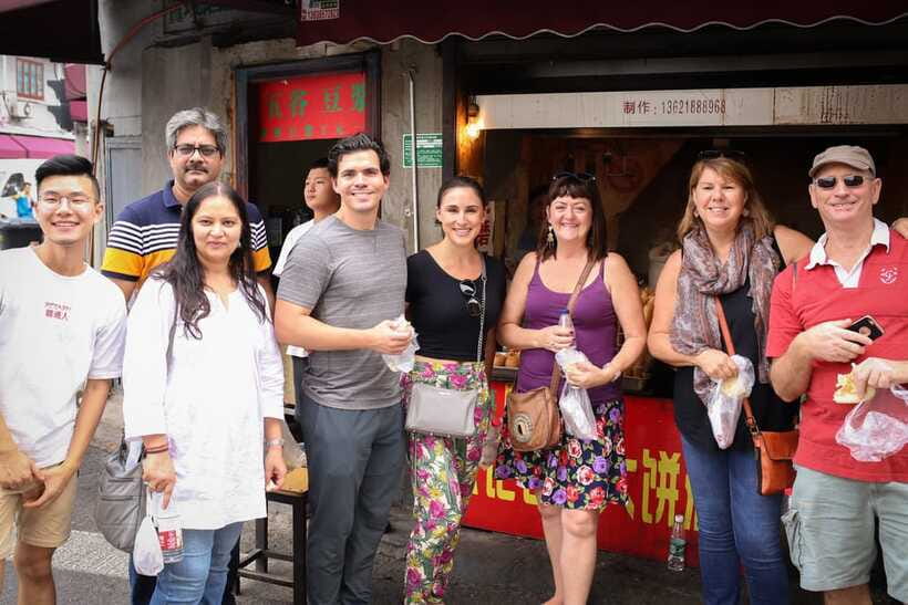 Shanghai Coffee & Breakfast Tour - Bings at a cheerful hole-in-the-wall stall