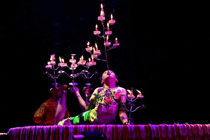 Shanghai Dinner and Acrobatics Show - A 5 p.m. hotel pickup keeps the evening simple