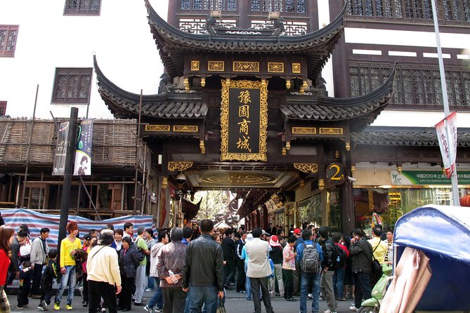 Shanghai Evening Tour: Huangpu River Cruise and Street Food - Who Will Get the Most From This Evening