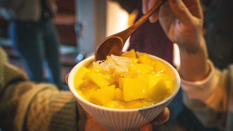 Shanghai: Evening Walking Food Tour - Shanghai’s many carbs, from noodles to pan-fried buns