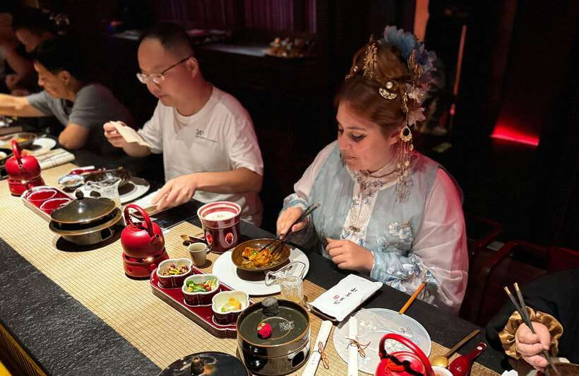Shanghai Guided Royal Banquet Photo (Incl) with Massage Opt - What Arrives at the Royal Table