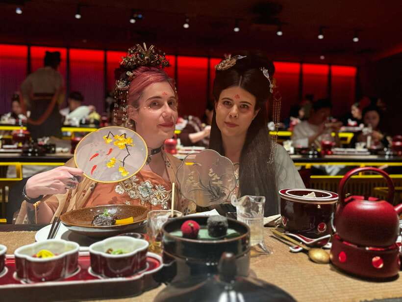 Shanghai Guided Royal Banquet Photo (Incl) with Massage Opt - Who Will Enjoy This Most?