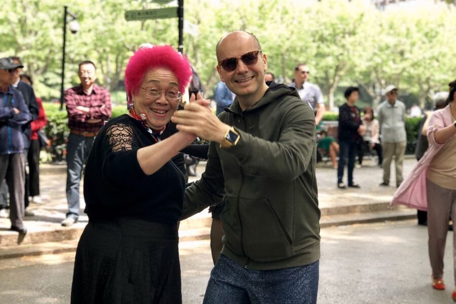 Shanghai: Half-Day Biking and Local Food Tour - Guides, group size, and the human touch