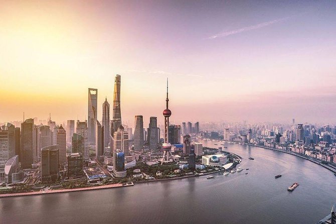 Shanghai Hongqiao Railway Station to Hotels:Private with Meet & Great service - Why pre-booking can be worth the $30 price
