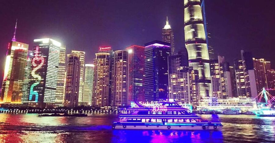 Shanghai in 5 Hours: River Cruise, Shanghai Tower & Dining - A Shanghai-style lunch between the sights